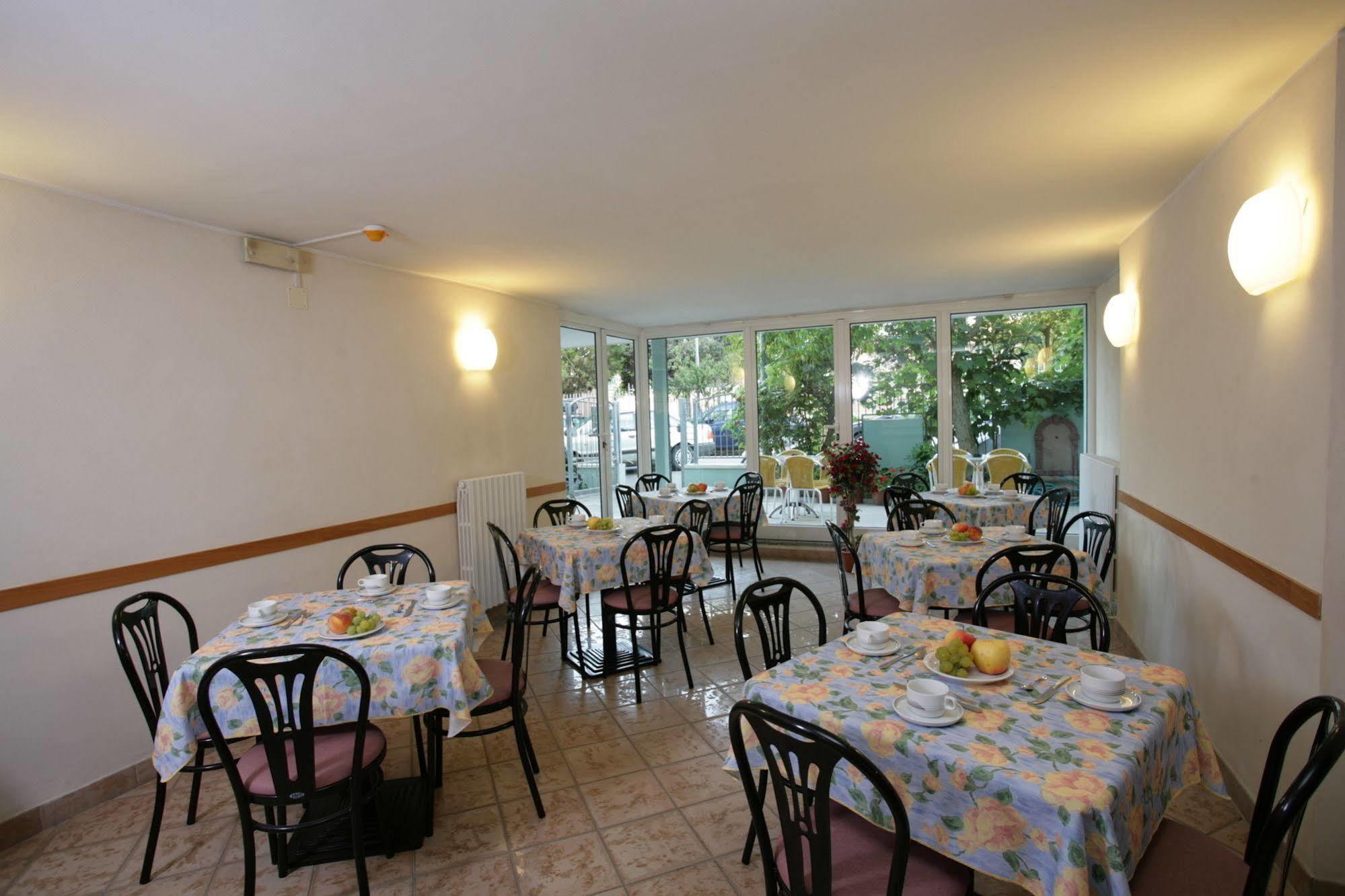Hotel Letizia Rimini Esterno foto
